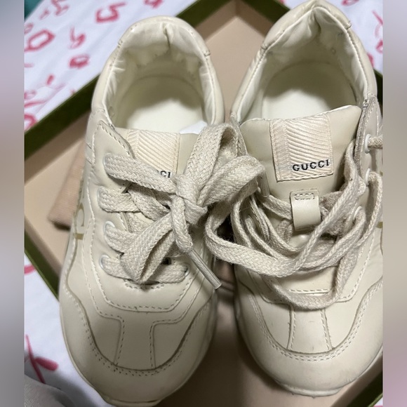 AUTHENTIC TODDLER SIZE 22 GUCCI LEATHER SNEAKERS - Picture 4 of 6